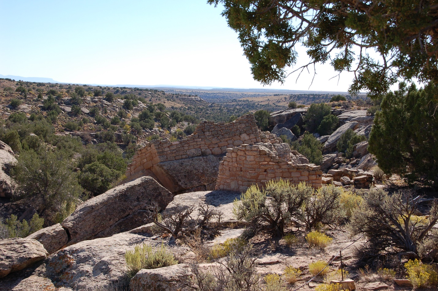 A large rocky mountains

Description automatically generated